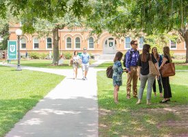 Students on Tulane's campus